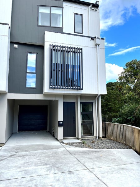 24 Mina Way, Browns Bay, Auckland - Carousel 2