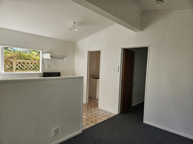 41 Weston Avenue, Roslyn, Palmerston North - Carousel 1