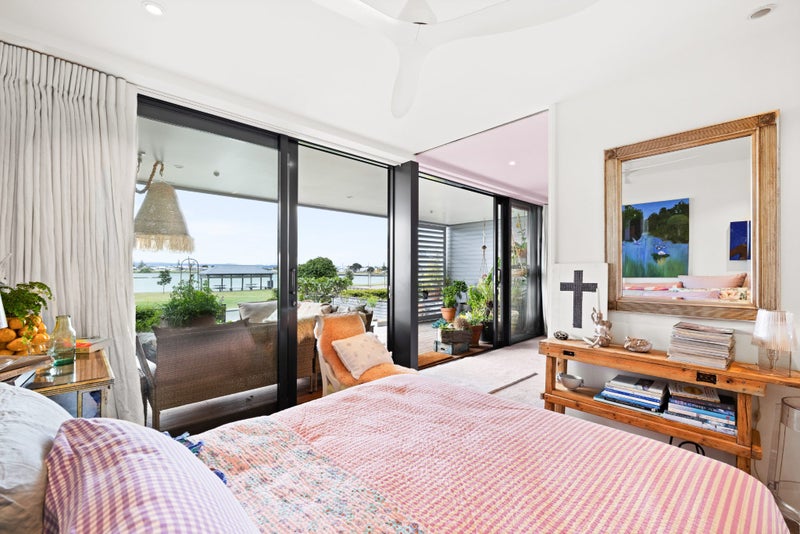 211/7 Humber Street, Pandora, Napier - Carousel 1