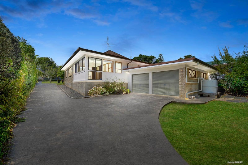 16 Dennis Avenue, Hillpark, Auckland - Carousel 1