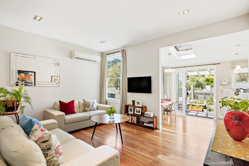 53 Brougham Street, Mount Victoria, Wellington - Carousel 1