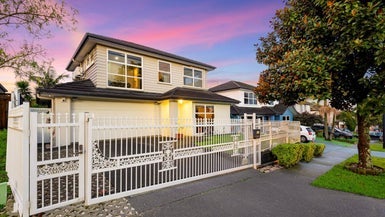 33 Sarteano Drive, Manurewa, Auckland - Carousel 1