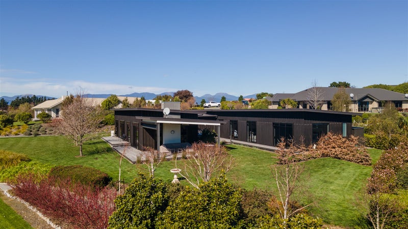 7 Ribbonwood Lane, Redwood Valley - Carousel 1