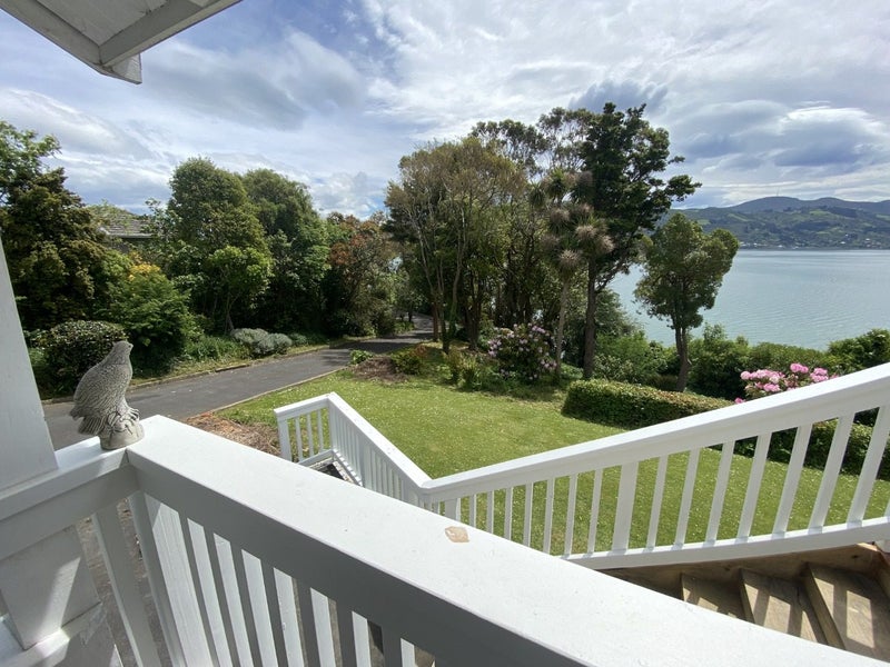 21 Marine Parade, Macandrew Bay, Dunedin - Carousel 2