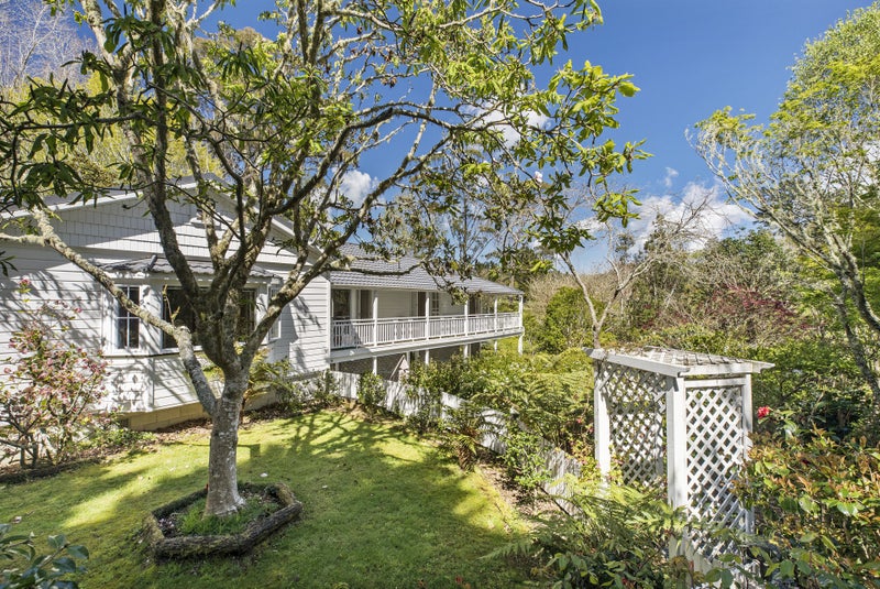 1A Cochran Road, Oratia, Auckland - Carousel 1