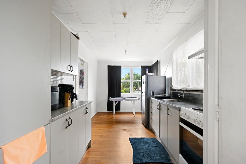 41 Deanwell Avenue, Deanwell, Hamilton - Carousel 2