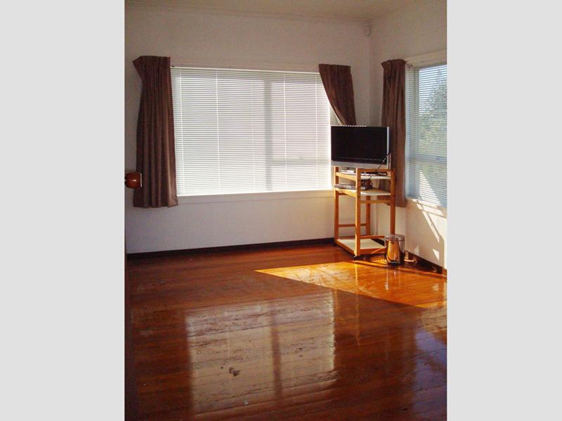 226 Beach Road, Campbells Bay, Auckland - Carousel 2