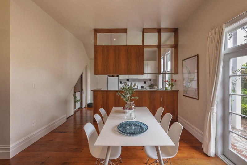 2 North Terrace, Kelburn, Wellington - Carousel 1