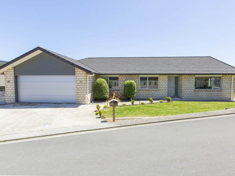 22 Sunstone Crescent, Brown Owl, Upper Hutt - Carousel 1