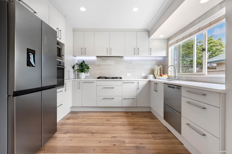 32 Stellamaris Way, Northpark, Auckland - Carousel 2