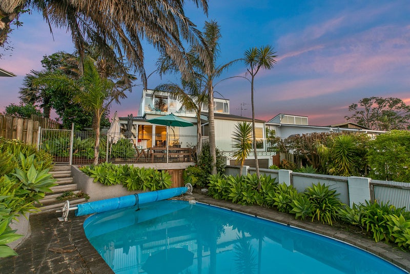 28 Hadfield Street, Beach Haven, Auckland - Carousel 1