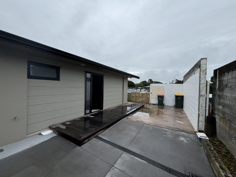 268B Courtenay Street, Strandon, New Plymouth - Carousel 2