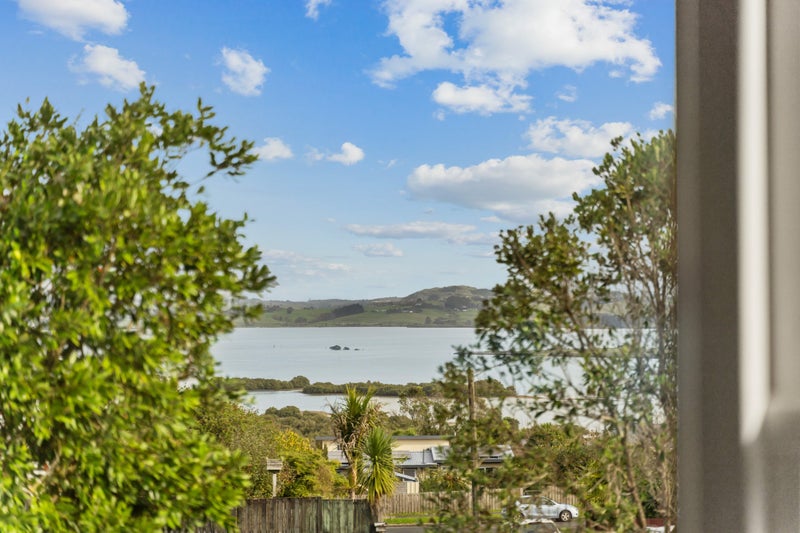 10 Leonard Place, Onerahi, Whangarei - Carousel 2