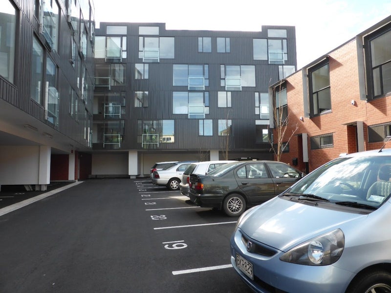 4/21 Rugby Street, Mount Cook, Wellington - Carousel 11