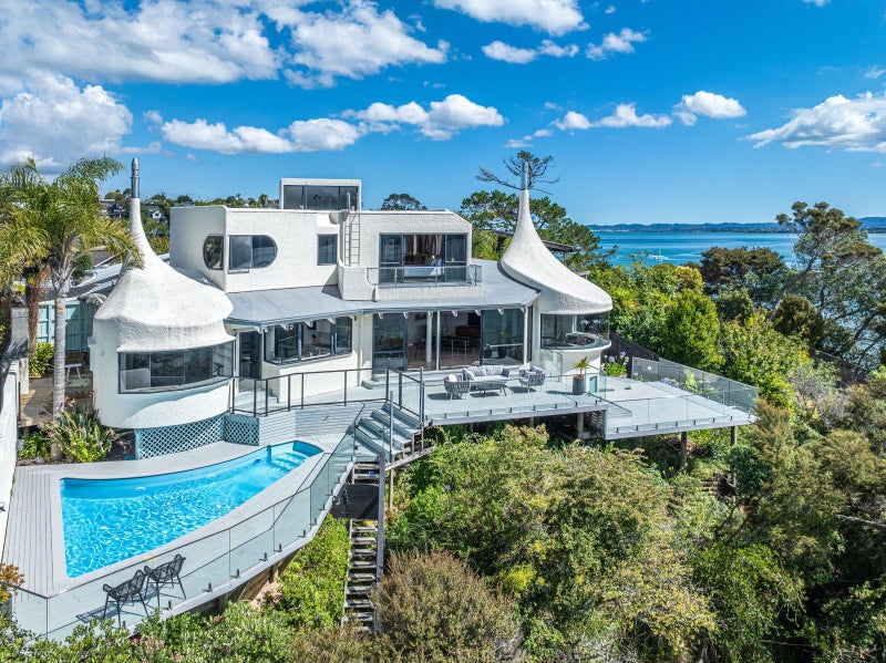 105 Aeroview Drive, Beach Haven, Auckland - Carousel 1