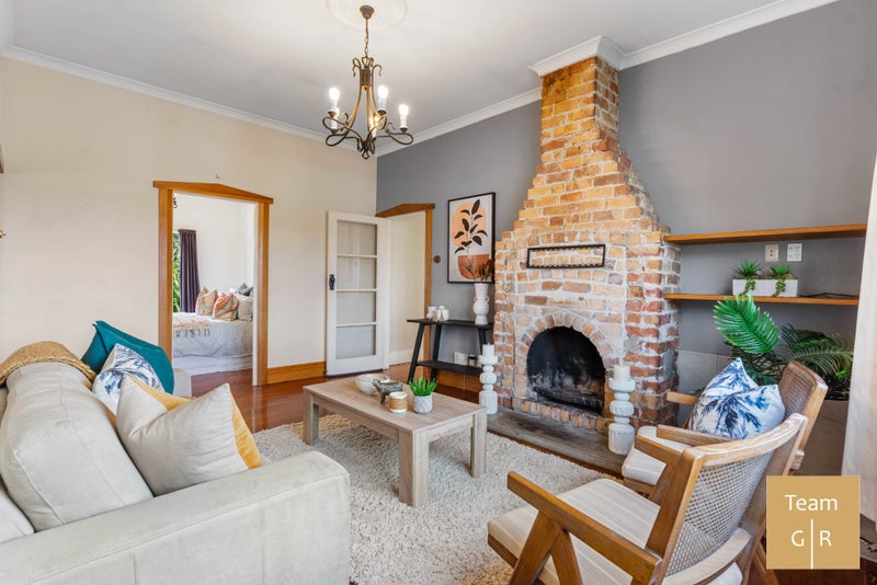 1/6 Waimana Road, Conifer Grove, Takanini - Carousel 1