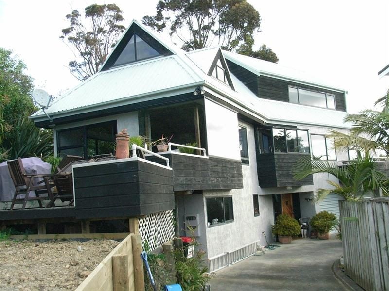 90A The Circle, Manly, Whangaparaoa - Carousel 1