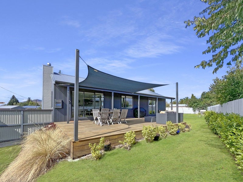 14 Fraser Crescent, Twizel - Carousel 1