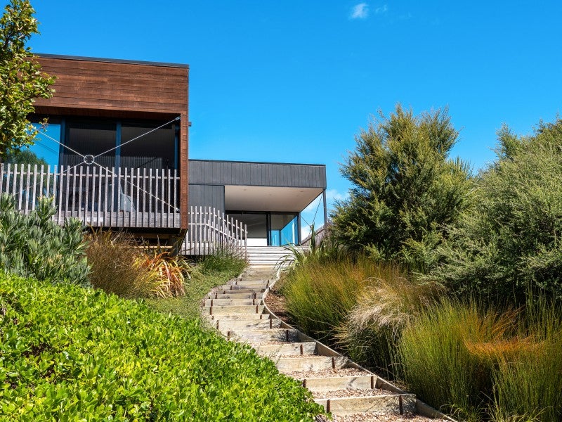 42 Hekerua Road, Oneroa, Waiheke Island - Carousel 1