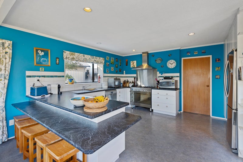 7 Aberfoyle Place, Parklands, Christchurch - Carousel 2