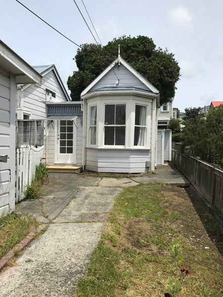 54 Elizabeth Street, Mount Victoria, Wellington - Carousel 1