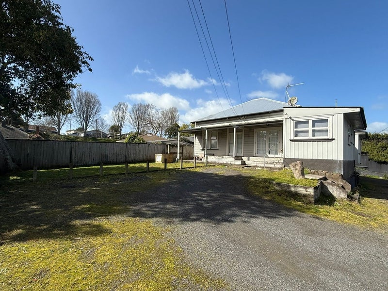 22A Te Aroha Street, Hamilton East, Hamilton - Carousel 1