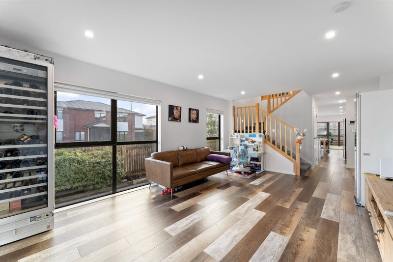 20 Whakatupu Road, Flat Bush, Auckland - Carousel 2