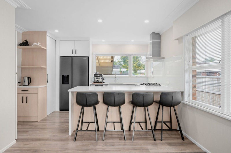 23 Rutherford Street, Chedworth, Hamilton - Carousel 1