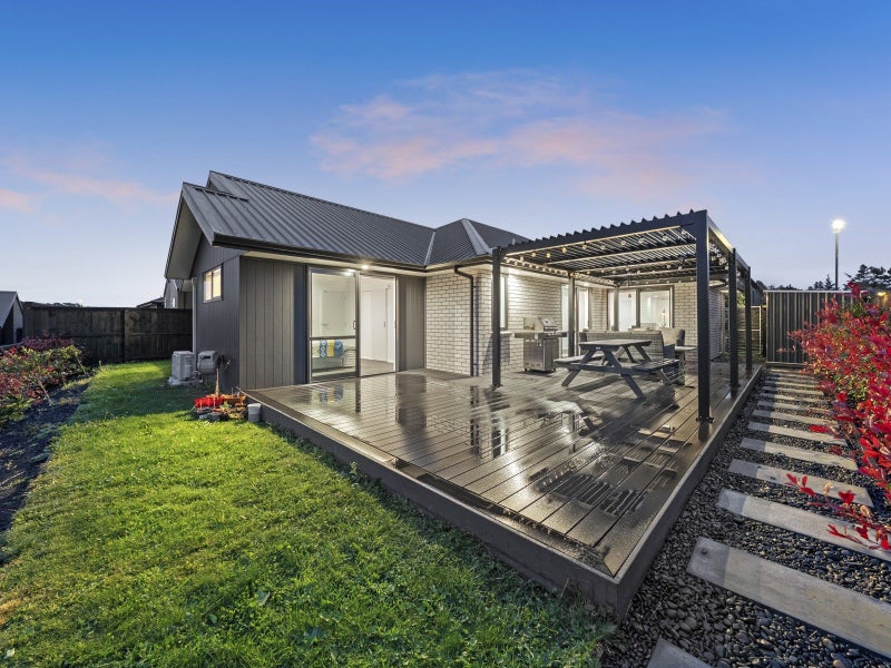 11 Te Rata Boulevard, Karaka, Papakura - Carousel 2