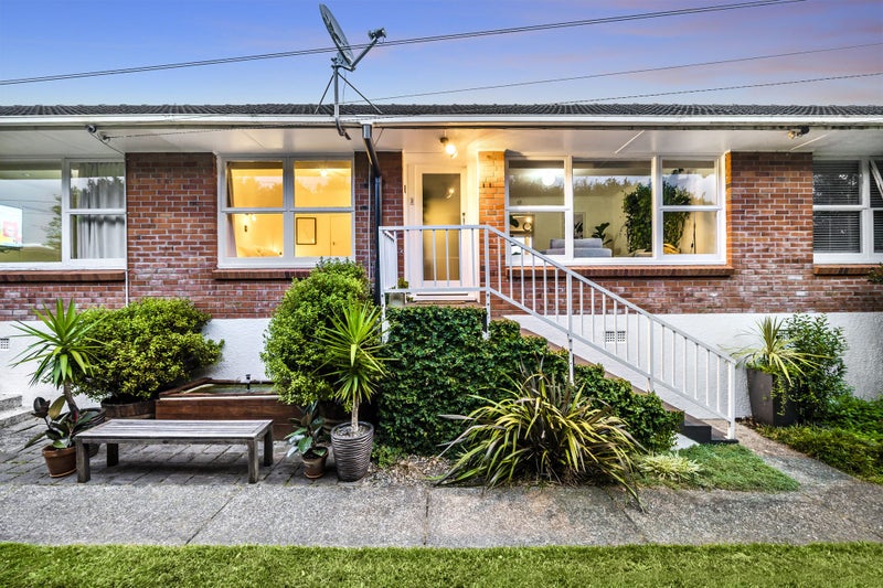 3/45 Merani Street, Narrow Neck, Auckland - Carousel 1
