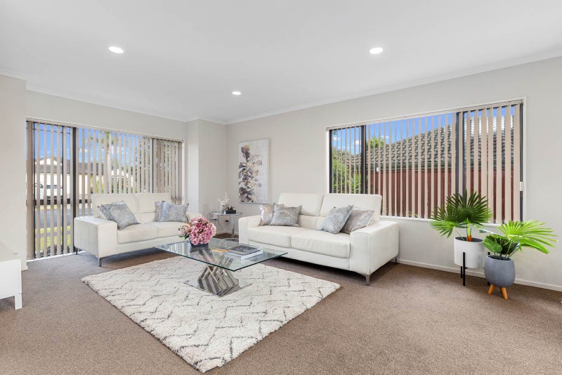 221 Carnoustie Drive, Wattle Downs, Auckland - Carousel 2