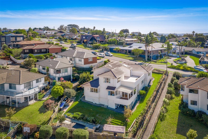 19 Bernleigh Terrace, West Harbour, Auckland - Carousel 28