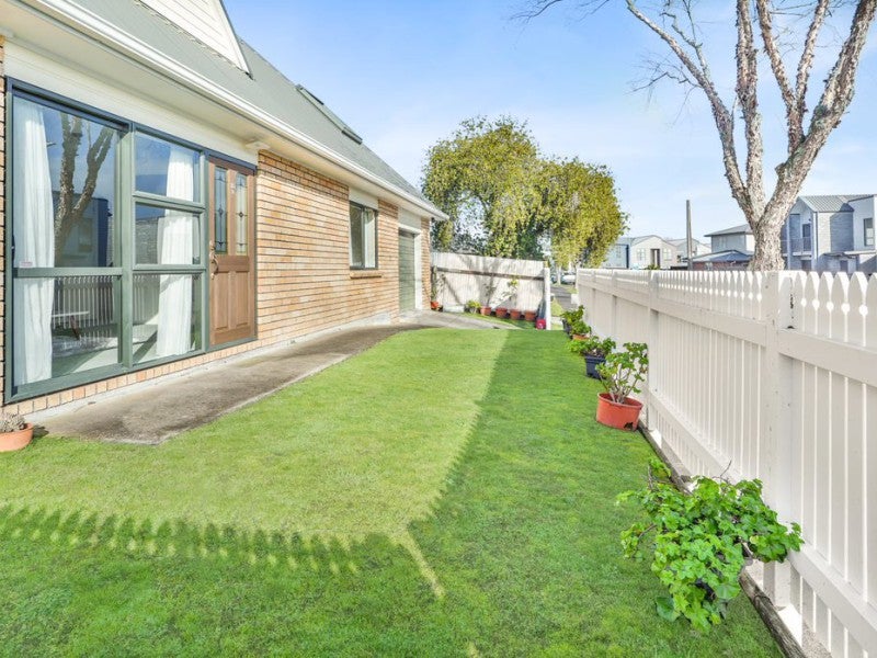 10A Jones Crescent, Melville, Hamilton - Carousel 2