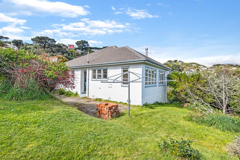 13 Kinghorne Street, Strathmore Park, Wellington - Carousel 1