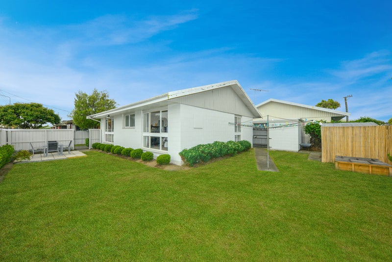 1/102 Breens Road, Bishopdale, Christchurch - Carousel 2