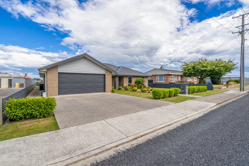 14 CLYDE Street, Gore, Mataura - Carousel 20