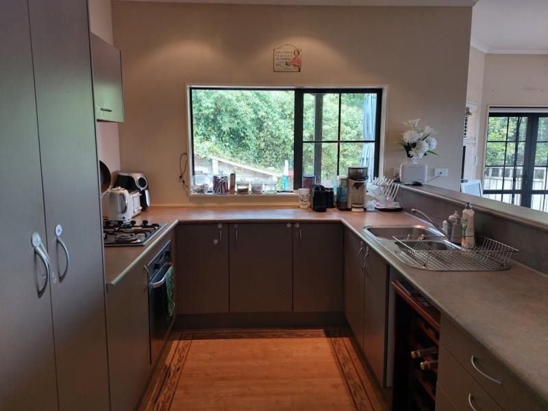 11 Coventry Close, Ascot Park, Porirua - Carousel 2