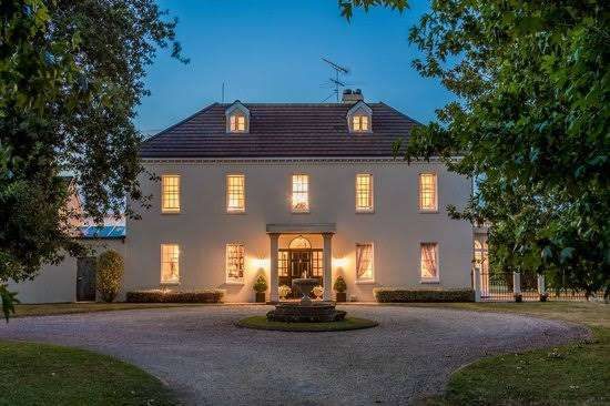 146 Pine Valley Road, Silverdale - Carousel 1