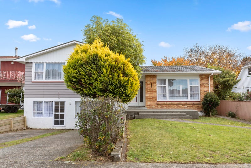 10 Arnot Avenue, Clouston Park, Upper Hutt - Carousel 1