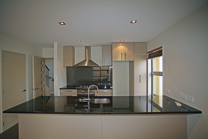 8 Elderwood Lane, Edgeware, Christchurch - Carousel 2