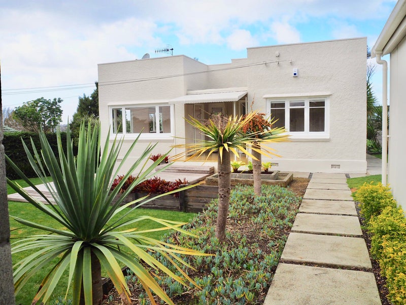 14 West Lynn Road, Titirangi, Auckland - Carousel 1