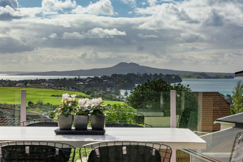 118 Bleakhouse Road, Mellons Bay, Auckland - Carousel 1