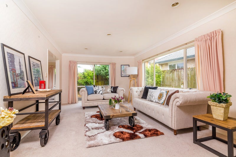 1/24 Penruddocke Road, Half Moon Bay, Auckland - Carousel 2