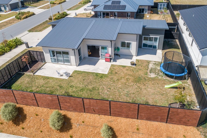 15 Hopkirk Avenue, Wallaceville, Upper Hutt - Carousel 1