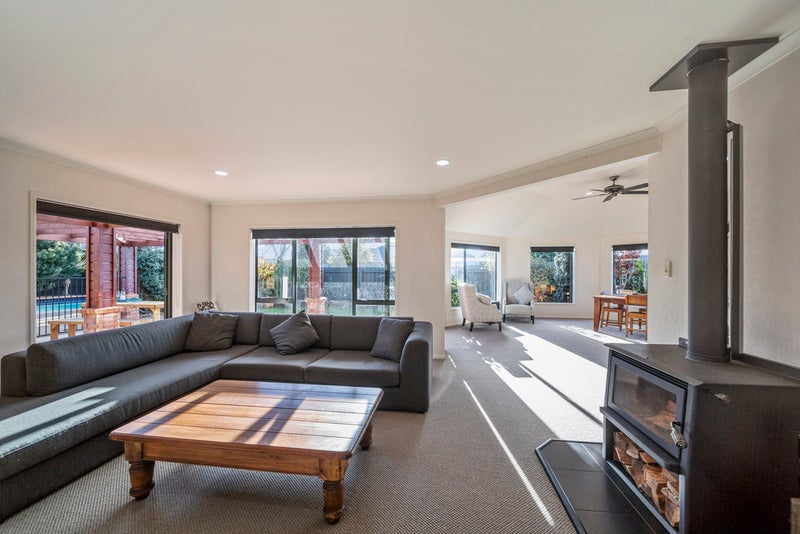 6A Ashmore Drive, Frankleigh Park, New Plymouth - Carousel 2