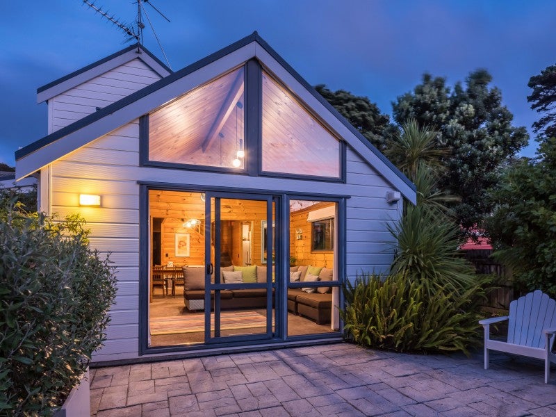 48A Darlington Road, Miramar, Wellington - Carousel 1