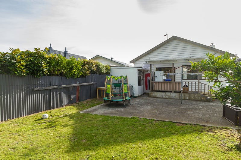 142 Cuba Street, Petone, Lower Hutt - Carousel 20