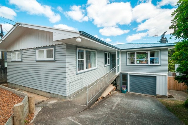 80 Thomas Street, Stokes Valley, Lower Hutt - Carousel 2