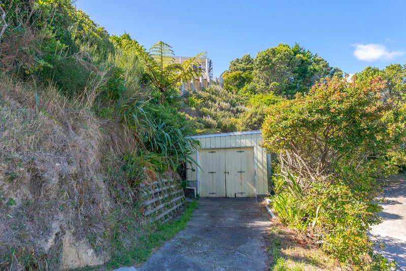 198 Nevay Road, Karaka Bays, Wellington - Carousel 20