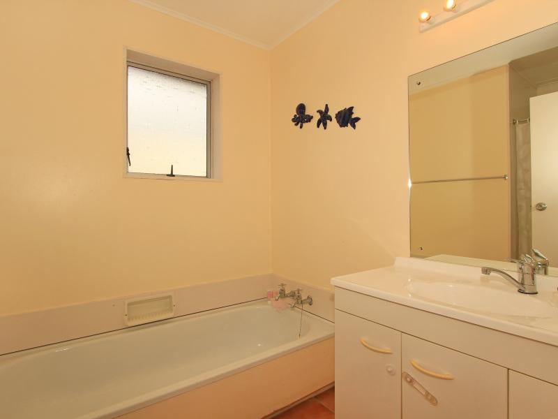 25 Park Road, Belmont, Lower Hutt - Carousel 17